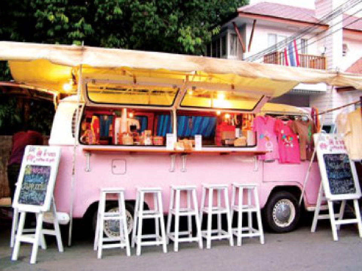 เทรนด์ใหม่ของเมืองปายแวนขายของและcoffee in love เทรนด์ใหม่ของเมืองปายแวนขายของและcoffee in love