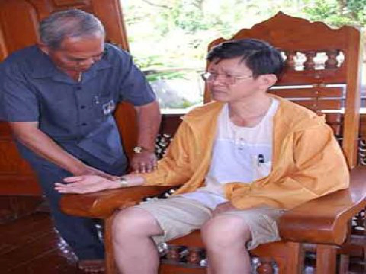 มีเมตตาจิต-ไม่ละโมบหลักรักษาโรค "ครูสมบุญ ใจสูง" มีเมตตาจิต-ไม่ละโมบหลักรักษาโรค "ครูสมบุญ ใจสูง"