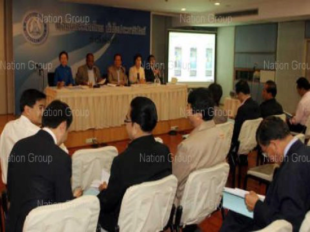 สุเทพ"รับสภาพมติปชป.ไม่แก้รธน. สุเทพ"รับสภาพมติปชป.ไม่แก้รธน.