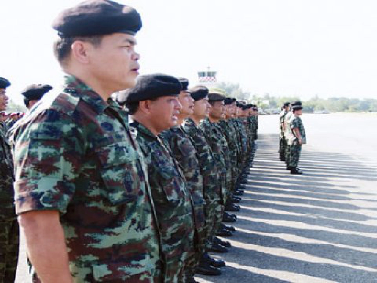 ประยุทธ์ปึ้กค้ำบัลลังก์รัฐ ประยุทธ์ปึ้กค้ำบัลลังก์รัฐ