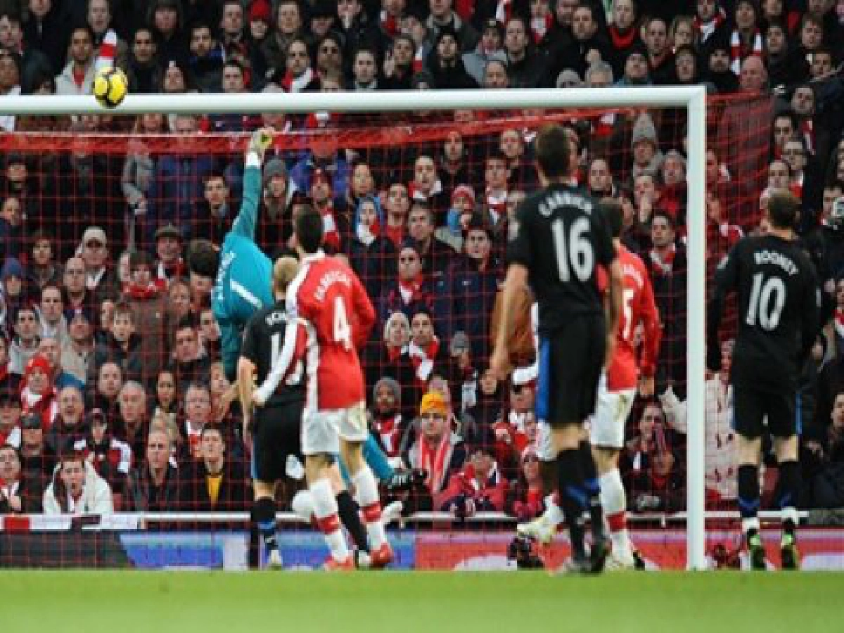 "ผีแดง"ถล่ม"ปืนโต"3-1จี้เชลซีแต้มเดียว "ผีแดง"ถล่ม"ปืนโต"3-1จี้เชลซีแต้มเดียว