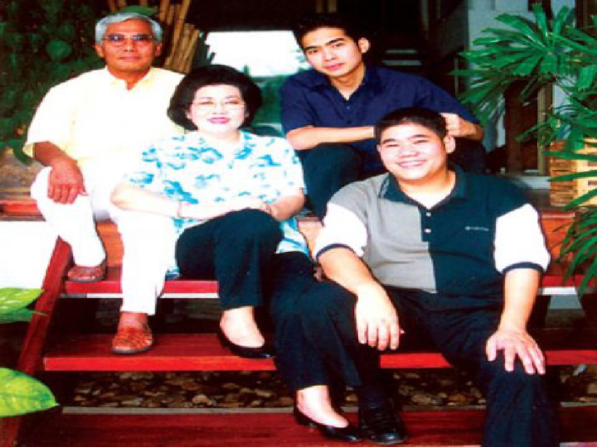 รูปเล่าเรื่อง-ความสุขที่ไม่เคยเลือนหาย รูปเล่าเรื่อง-ความสุขที่ไม่เคยเลือนหาย