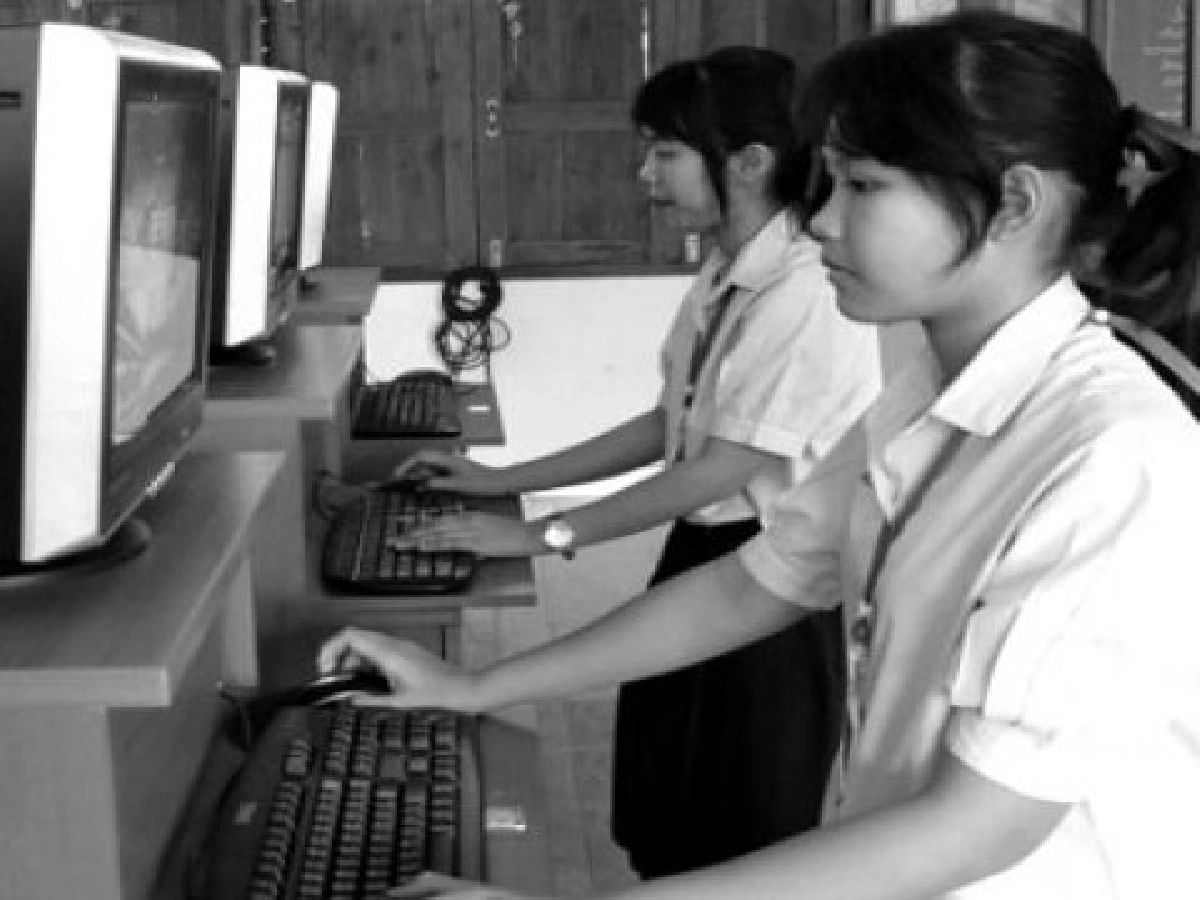 ห้องเรียนทันสมัยรอบรู้ไอซีทีเตรียมอุดมน้อมเกล้าอุตรดิตถ์ ห้องเรียนทันสมัยรอบรู้ไอซีทีเตรียมอุดมน้อมเกล้าอุตรดิตถ์
