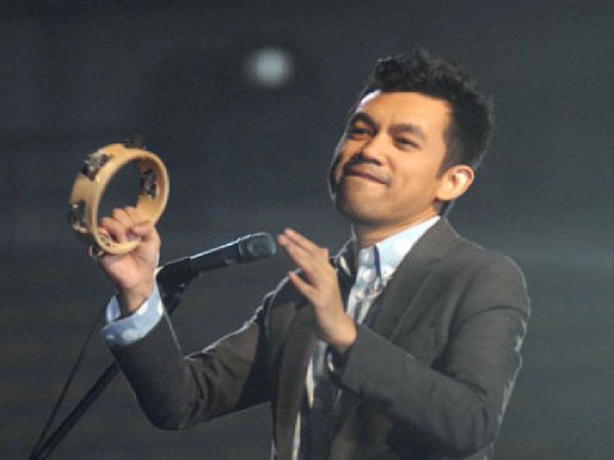 มองนอกดูใน - Give My Love : Love Songs Concert for Haiti
มองนอกดูใน - Give My Love : Love Songs Concert for Haiti