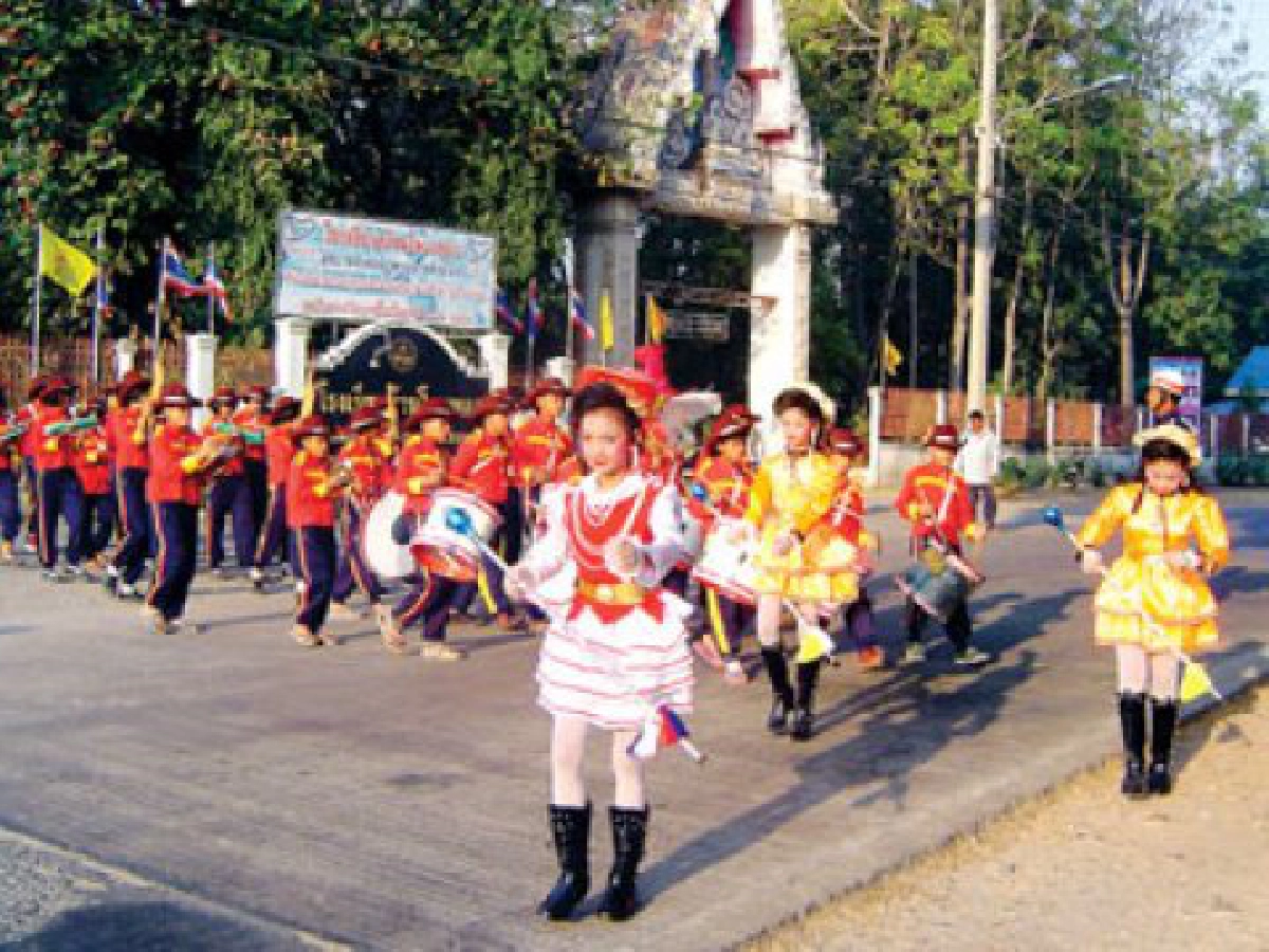 ดุริยางค์สามหลัก"โพนทอง"สื่อรักนักเรียนครูชาวบ้าน ดุริยางค์สามหลัก"โพนทอง"สื่อรักนักเรียนครูชาวบ้าน