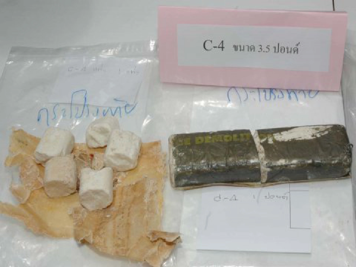 ถอดรหัส..เอ็ม79-ซีโฟร์กับบทบาทการเมืองข้างถนน
ถอดรหัส..เอ็ม79-ซีโฟร์กับบทบาทการเมืองข้างถนน