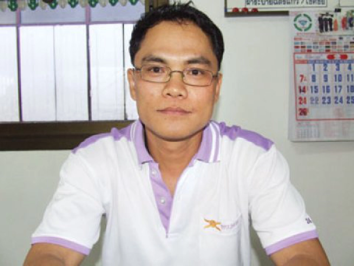 "ปริวรรตความอาลัย" 
ส่งพัดลมเคารพศพแทนพวงหรีด

