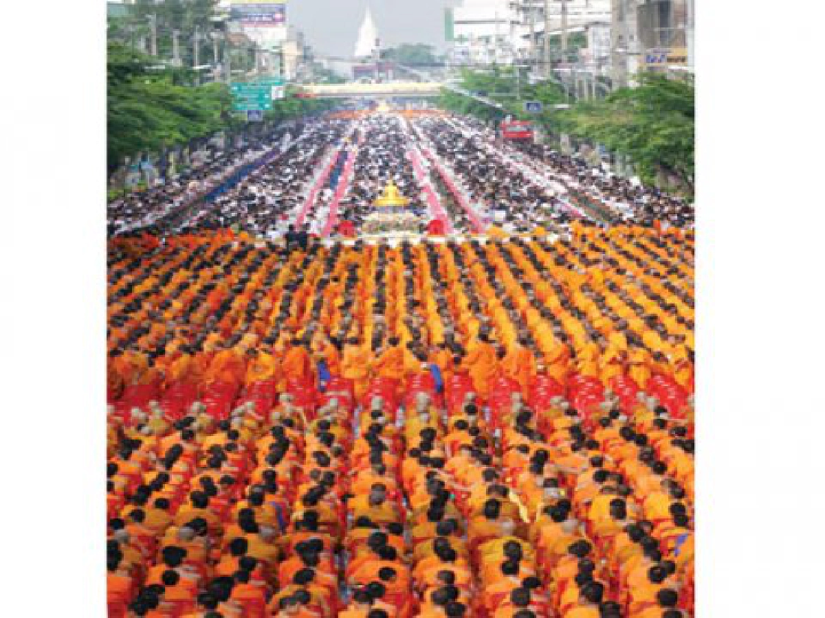 "พลาดเป้าไกล!"
โฆษณา ๑ แสน บวชจริง ๓.๕ หมื่นรูป
"พลาดเป้าไกล!"
โฆษณา ๑ แสน บวชจริง ๓.๕ หมื่นรูป