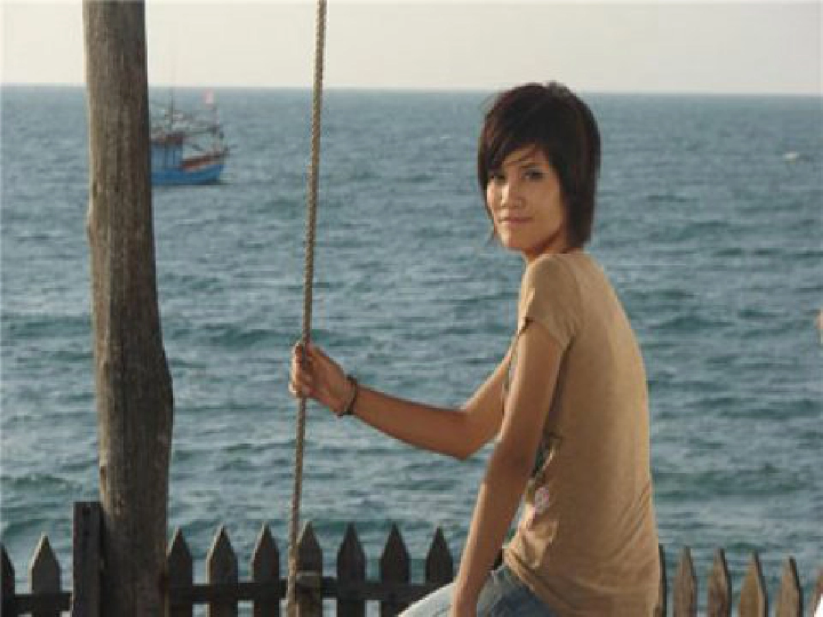 "ทราย" เทกถี่ยิบบทนางเอก
มิวสิกวิดีโอ "ยังรักกันเหลยหม้าย"
