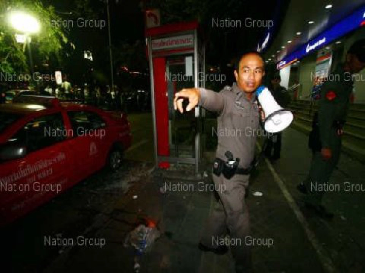 ยึดทรัพย์ป่วน!!บึ้ม2จุดหน้าธ.กรุงเทพ ยึดทรัพย์ป่วน!!บึ้ม2จุดหน้าธ.กรุงเทพ
