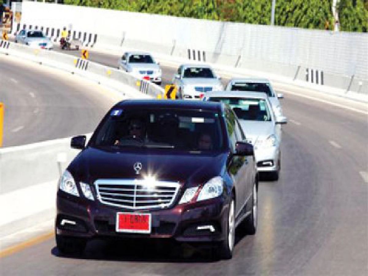  อี300(W212)บรรเลงเพลงหรู