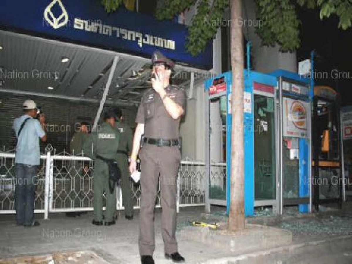 แบงก์กรุงเทพแจงไม่เกี่ยวการเมือง แบงก์กรุงเทพแจงไม่เกี่ยวการเมือง