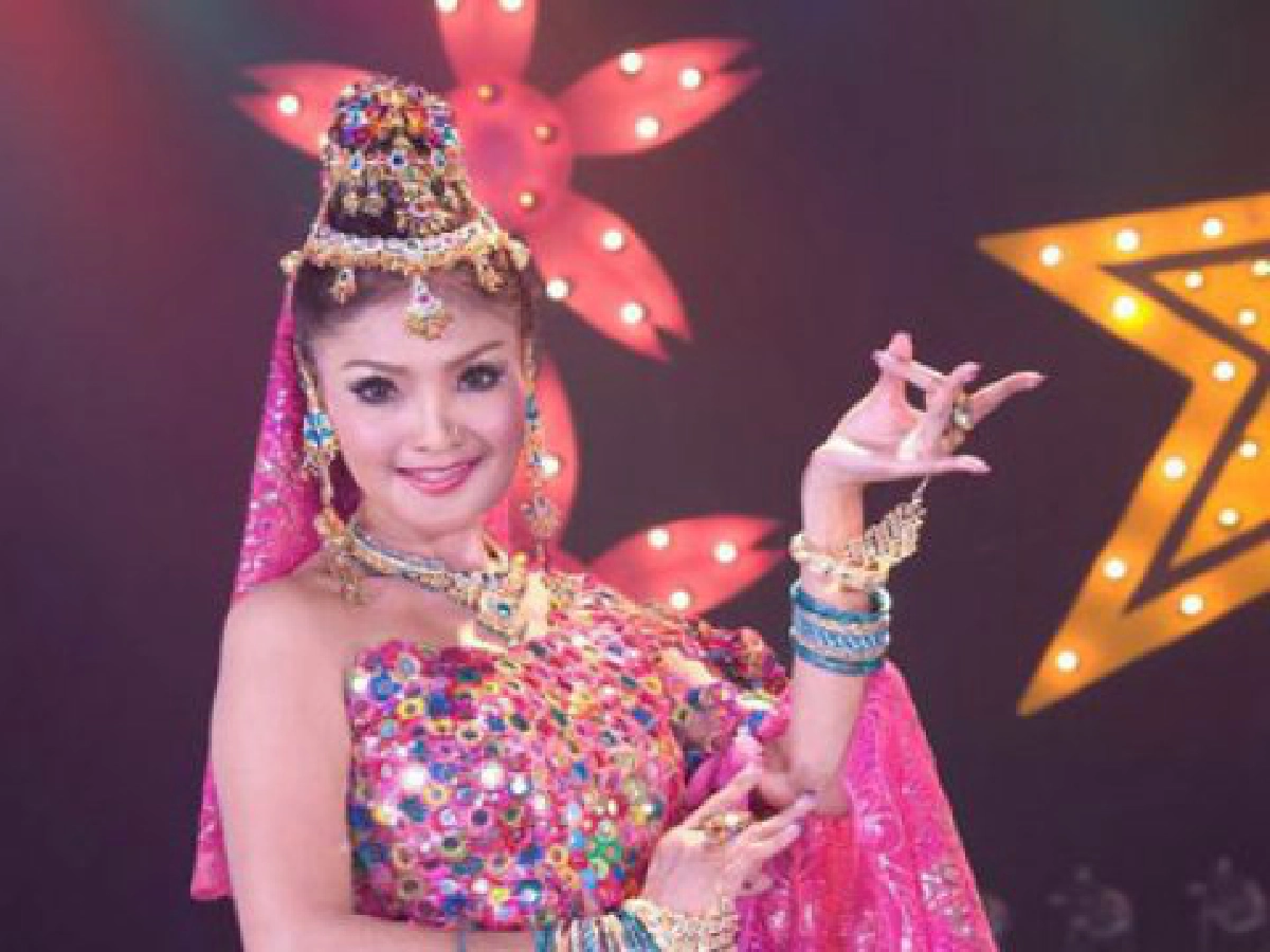 ย้ายค่ายเปลี่ยนชื่อ
ดาว มยุรีย์ ถือเคล็ดตัวเลข
ย้ายค่ายเปลี่ยนชื่อ
ดาว มยุรีย์ ถือเคล็ดตัวเลข
