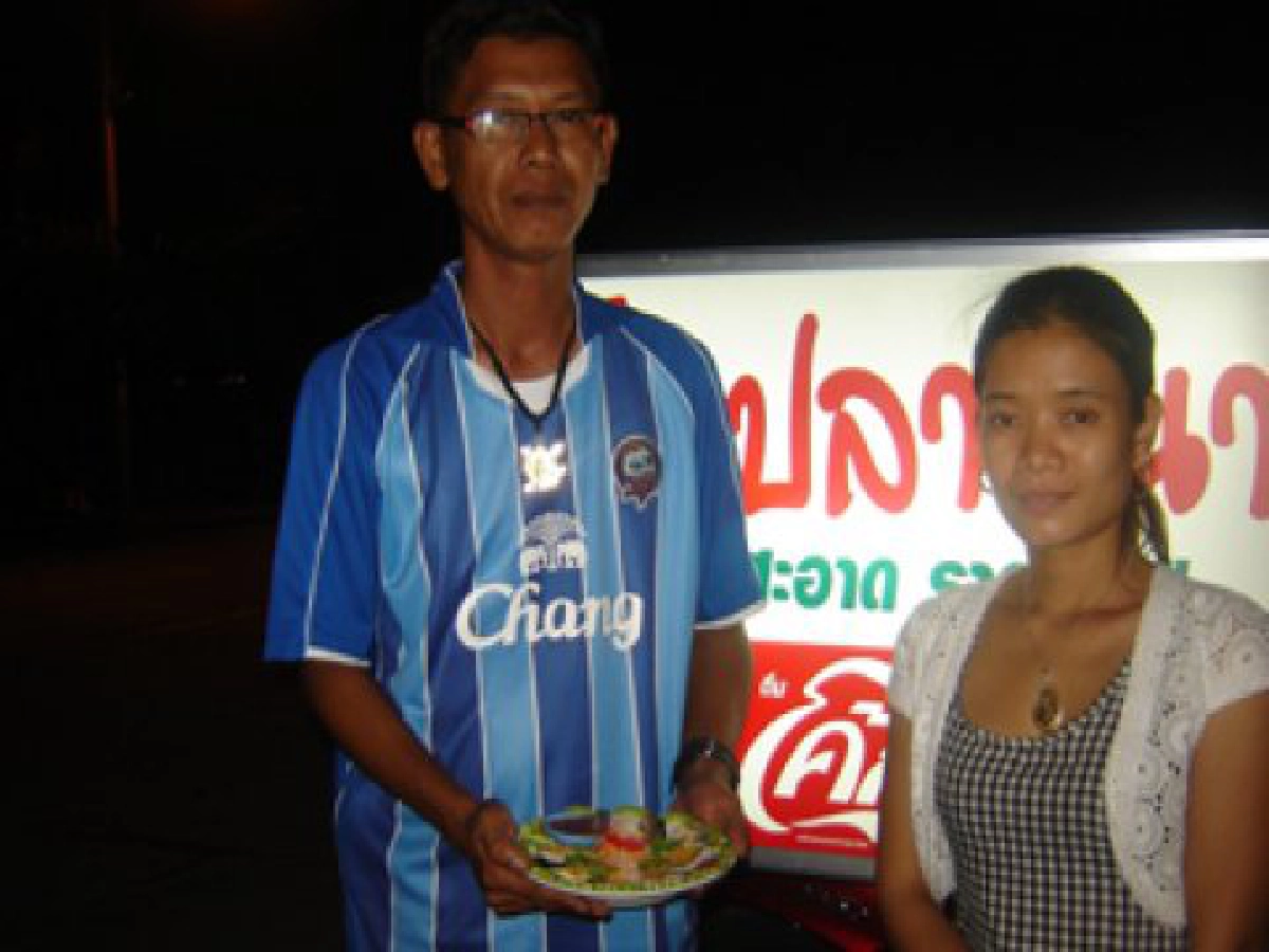 เช่าที่2ไร่ผุดศูนย์อาหารกลางทุ่งนา
ธุรกิจสุดท้ายอดีตนายทหารหนุ่ม
เช่าที่2ไร่ผุดศูนย์อาหารกลางทุ่งนา
ธุรกิจสุดท้ายอดีตนายทหารหนุ่ม