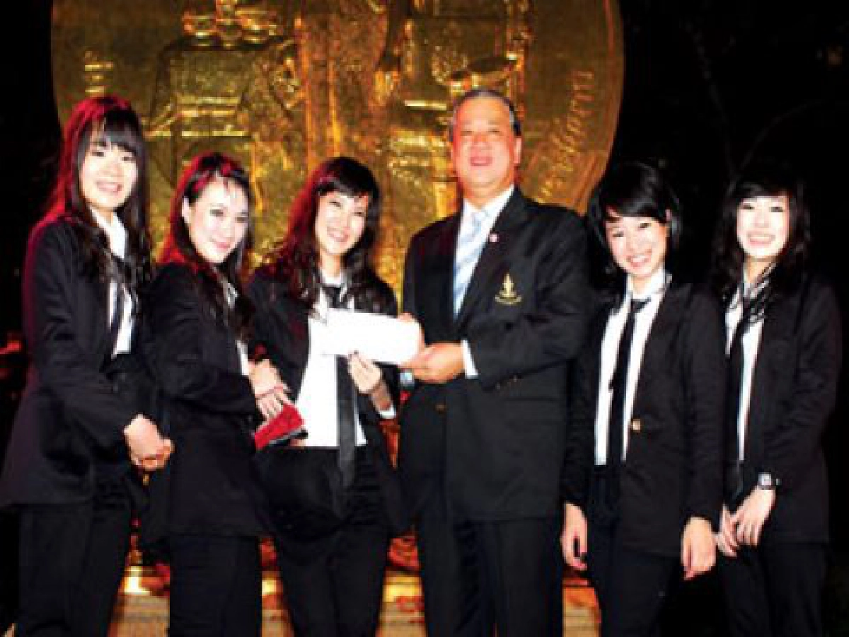แดนซ์กระจายคลายลมร้อน 