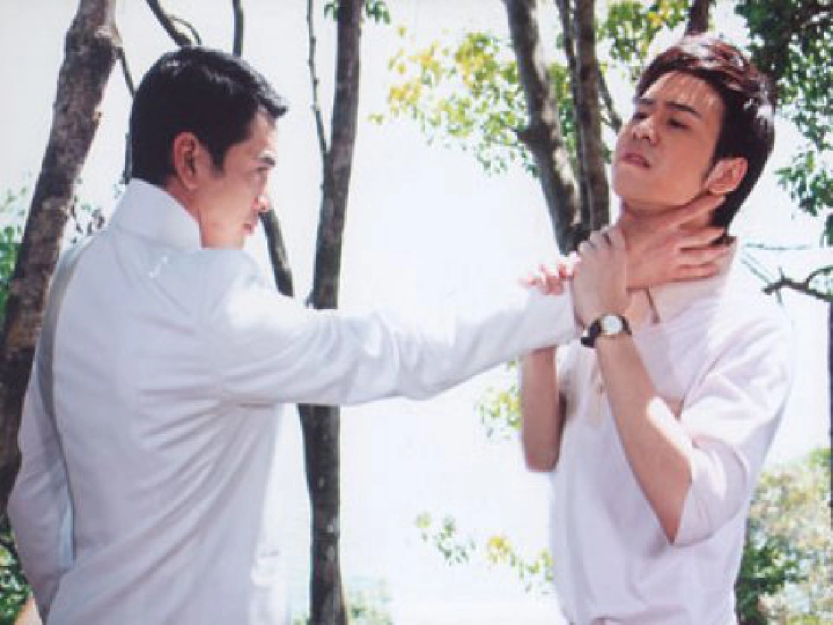 "ต้น" มีเสียว!
ผวา "ชาคริต" โยนลงเหว
"ต้น" มีเสียว!
ผวา "ชาคริต" โยนลงเหว