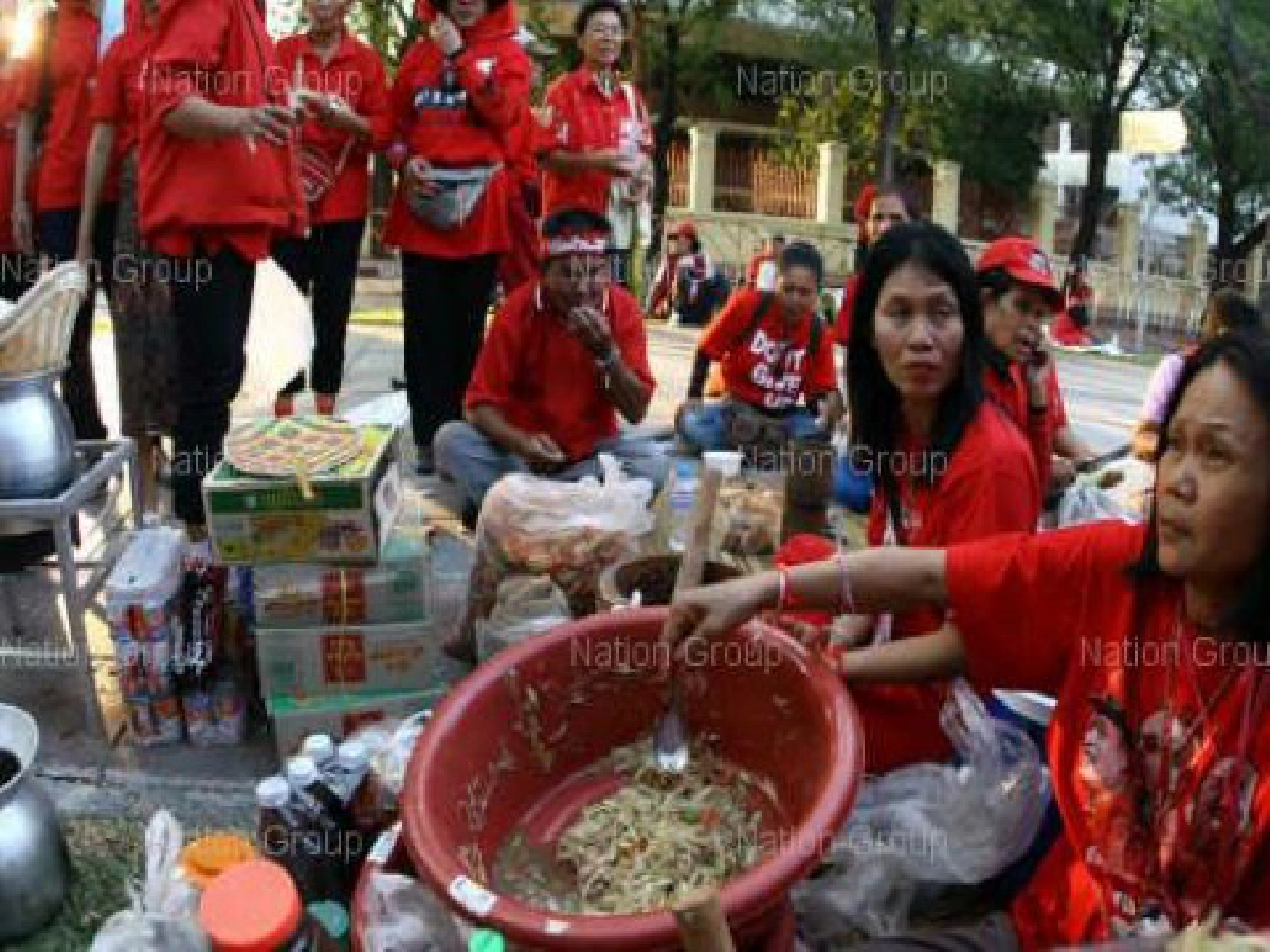 คลังอาหารม็อบเสื้อแดง คลังอาหารม็อบเสื้อแดง