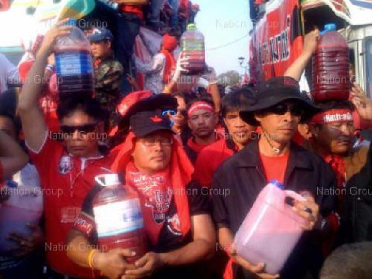 การเมืองระอุงานบันเทิง โดนโรคเลื่อน! การเมืองระอุงานบันเทิง โดนโรคเลื่อน!
