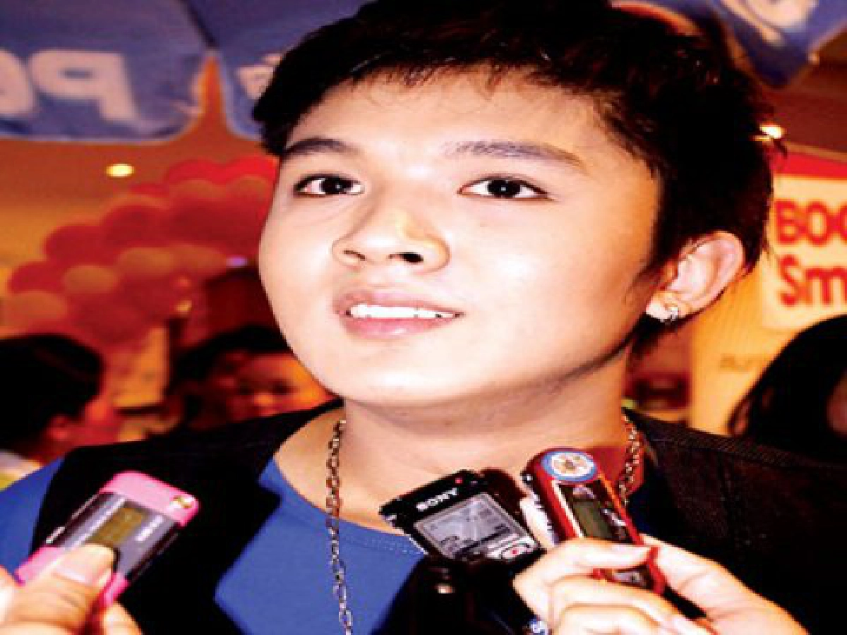 'ตาร์ทีวีพูล' โดนใจ'ฟลุค' ไม่หวั่นจีบนักข่าว 'ตาร์ทีวีพูล' โดนใจ'ฟลุค' ไม่หวั่นจีบนักข่าว