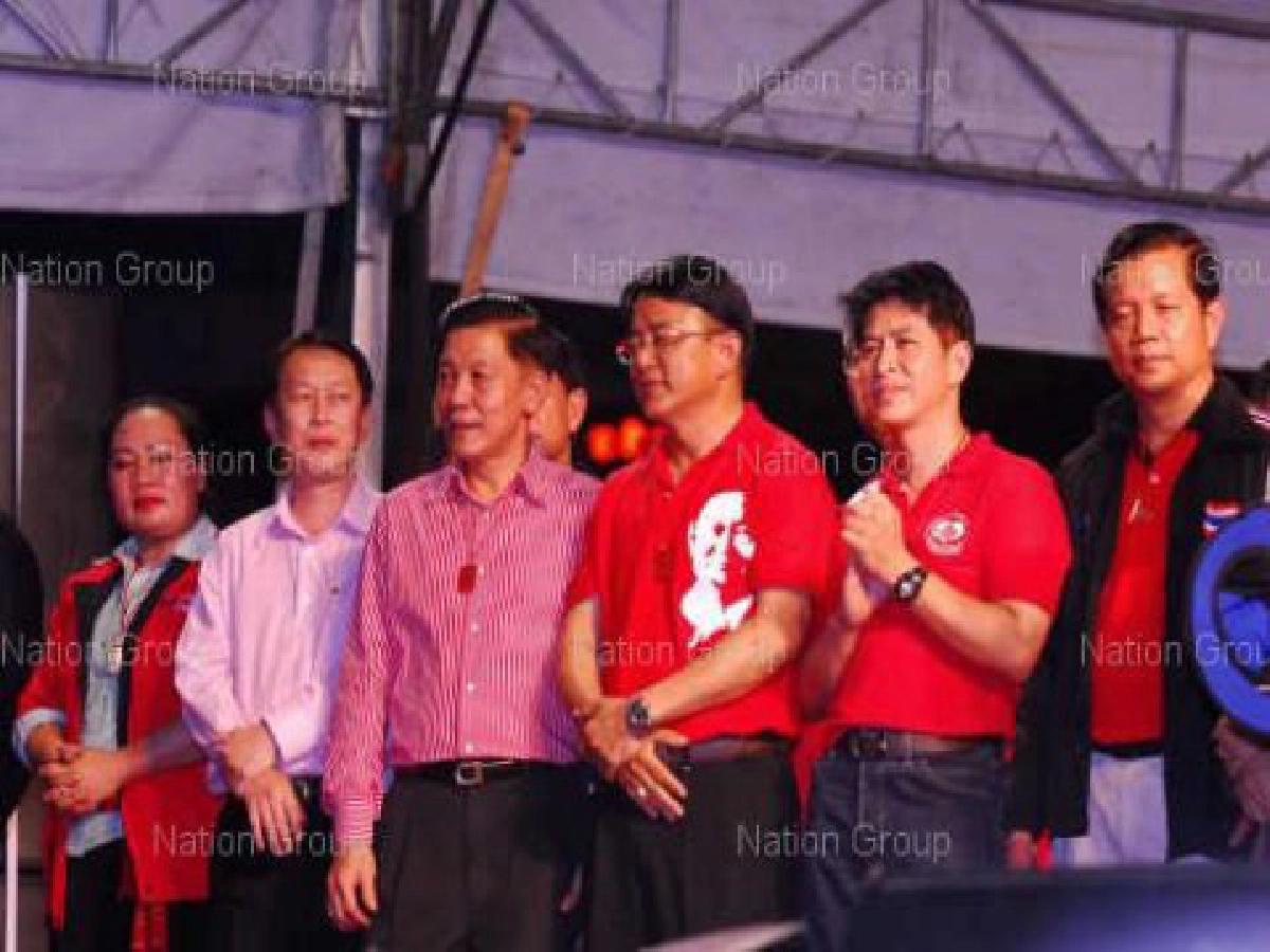 "ส.ส.เพื่อไทย"ลั่นต้องเปิดประตูสภา "ส.ส.เพื่อไทย"ลั่นต้องเปิดประตูสภา