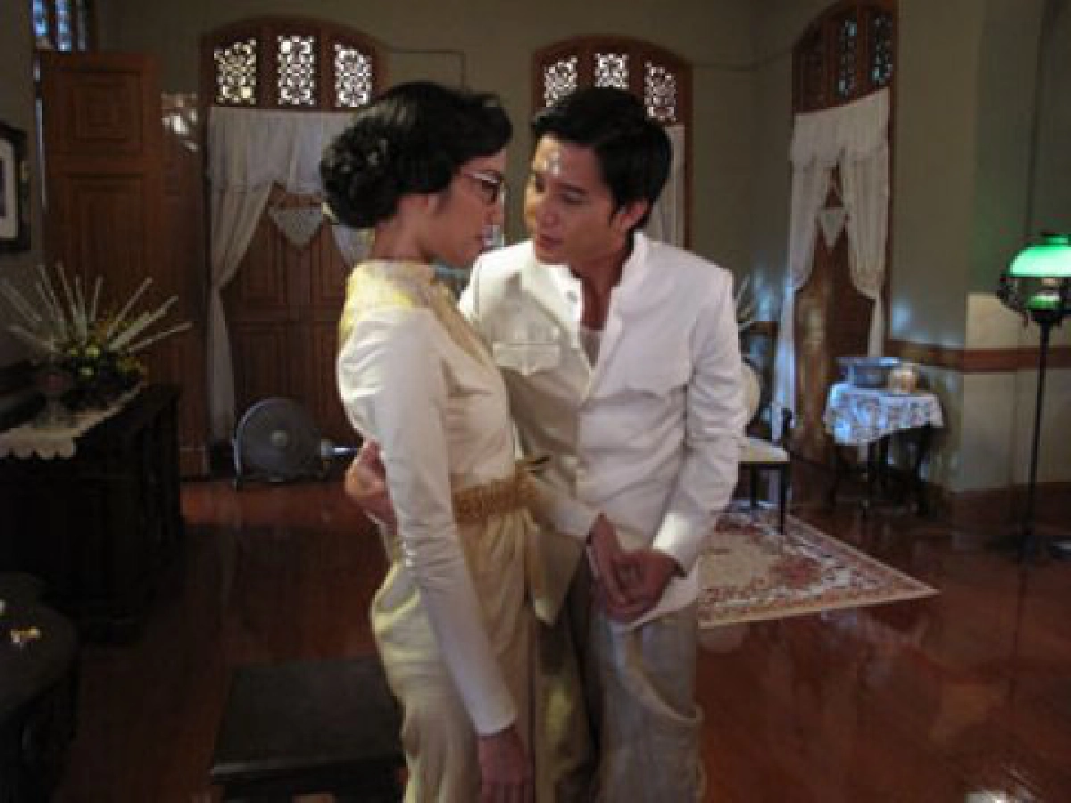 ตุ้ย ตกม้าตาย
เอ๊ะ ซึ้งไม่ออก ตุ้ย ตกม้าตาย
เอ๊ะ ซึ้งไม่ออก