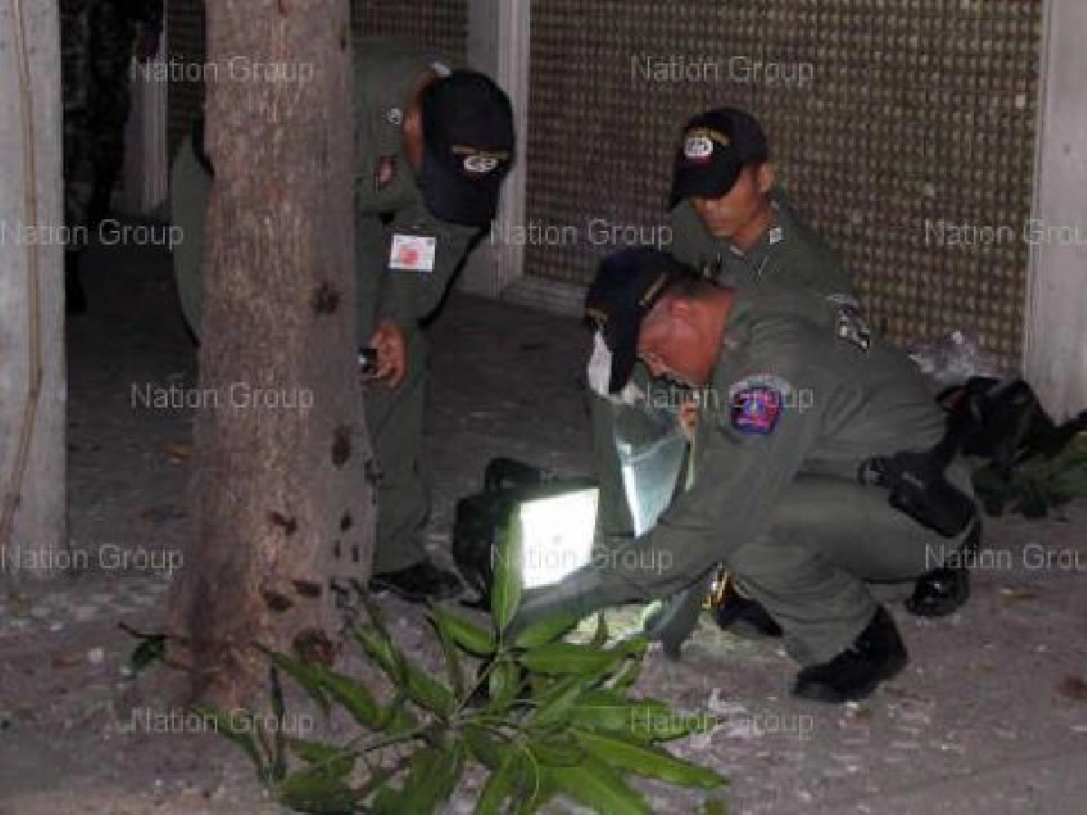 บึ้มล่อเป้า...'การเมือง-ทหาร-อำมาตย์'