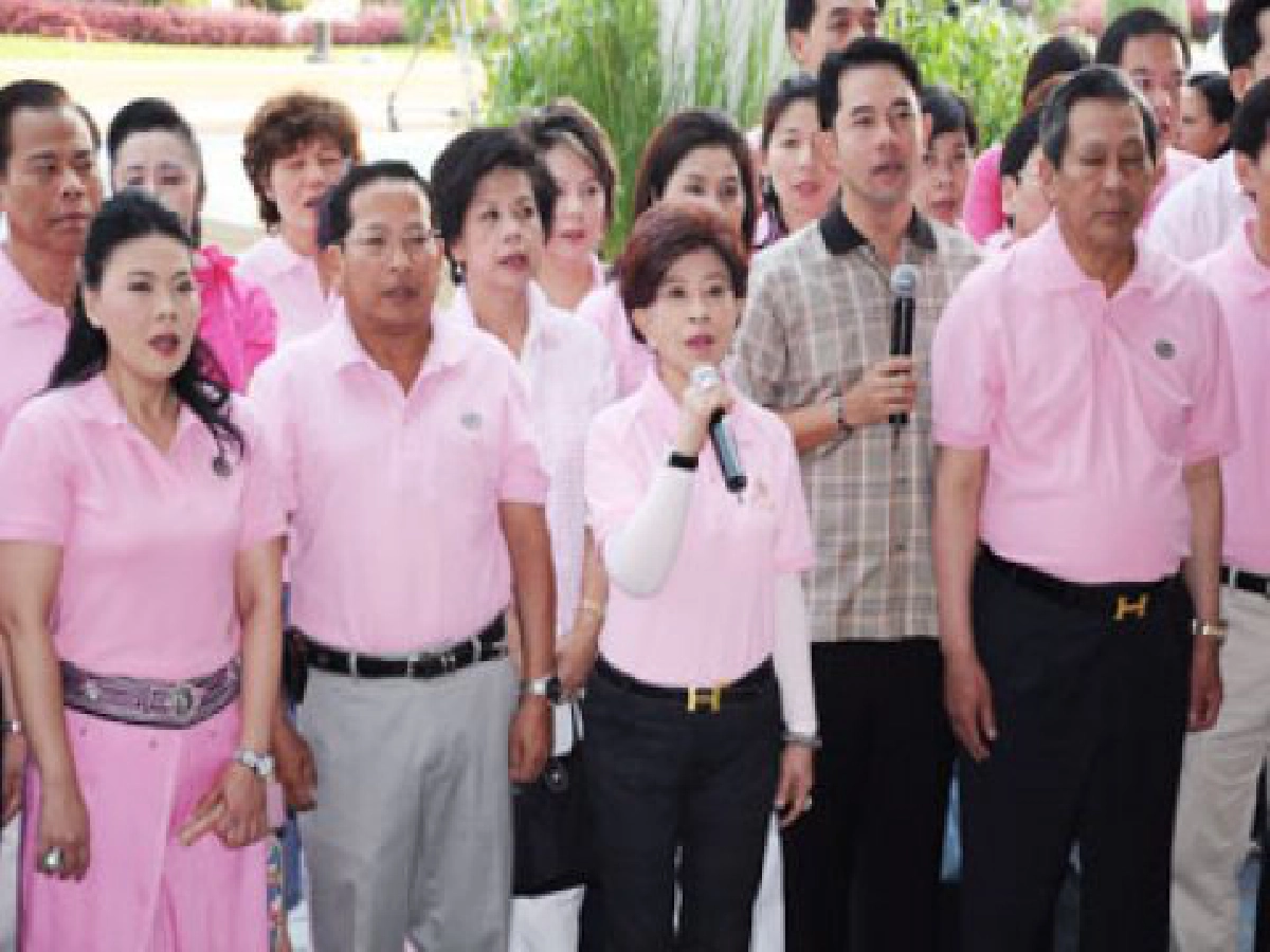 มองผ่านเลนส์คม - ไพร่ตัวแม่!!
มองผ่านเลนส์คม - ไพร่ตัวแม่!!