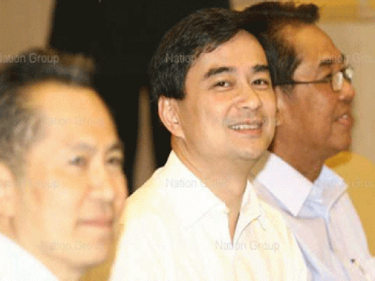 สุเทพรับข้อเสนอนำทุกสีร่วมโต๊ะเจรจา สุเทพรับข้อเสนอนำทุกสีร่วมโต๊ะเจรจา
