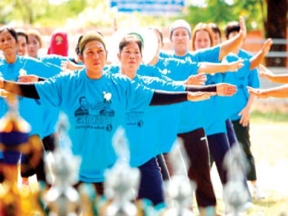 ไขปัญหาสุขภาพแผนจีน - ออกกำลังกายคลายปวดหลัง

