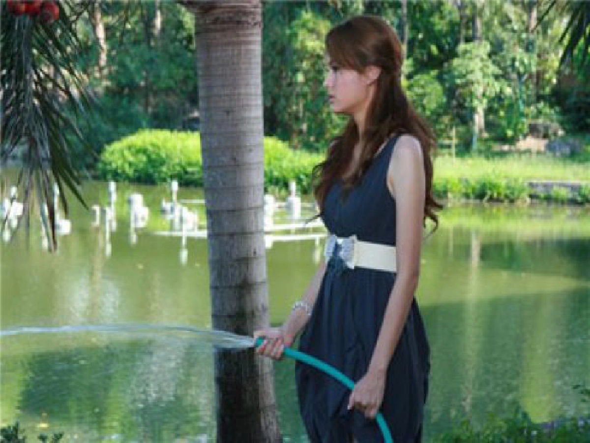 "ขวัญ" ตบ เติ้ล จริง
ถูกจูบหลอกใน...หงส์ฟ้า

