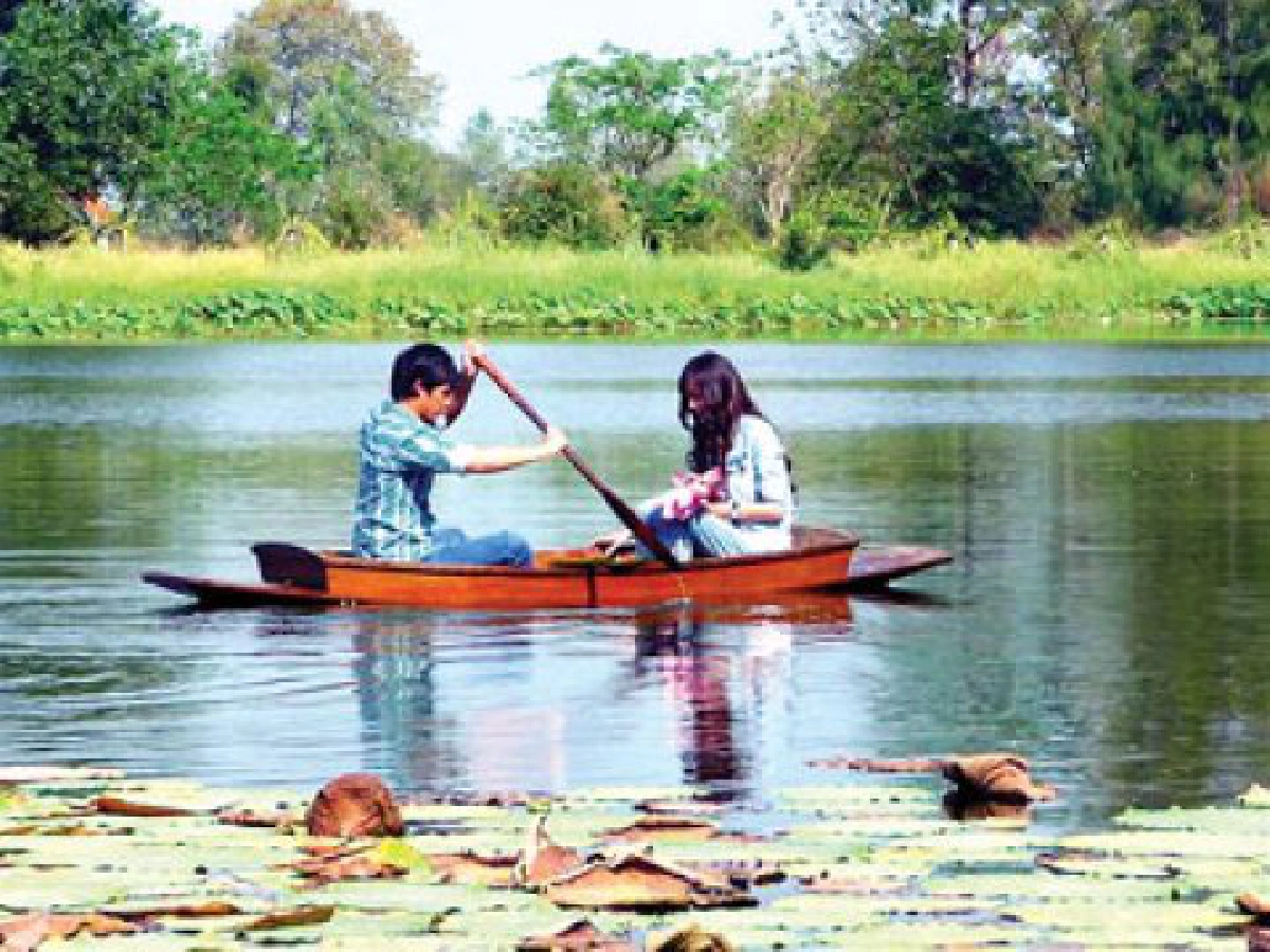 ซีครวญเพลงสวีทกลางบึงเบนซ์ เขินจัดเกือบตกเรือ ซีครวญเพลงสวีทกลางบึงเบนซ์ เขินจัดเกือบตกเรือ