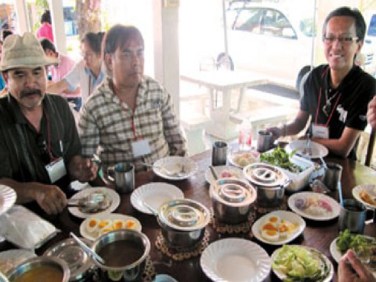 ลางานแบงก์เปิดร้านขนมจีนชูเส้นสดสูตรสมุนไพรสายรุ้ง