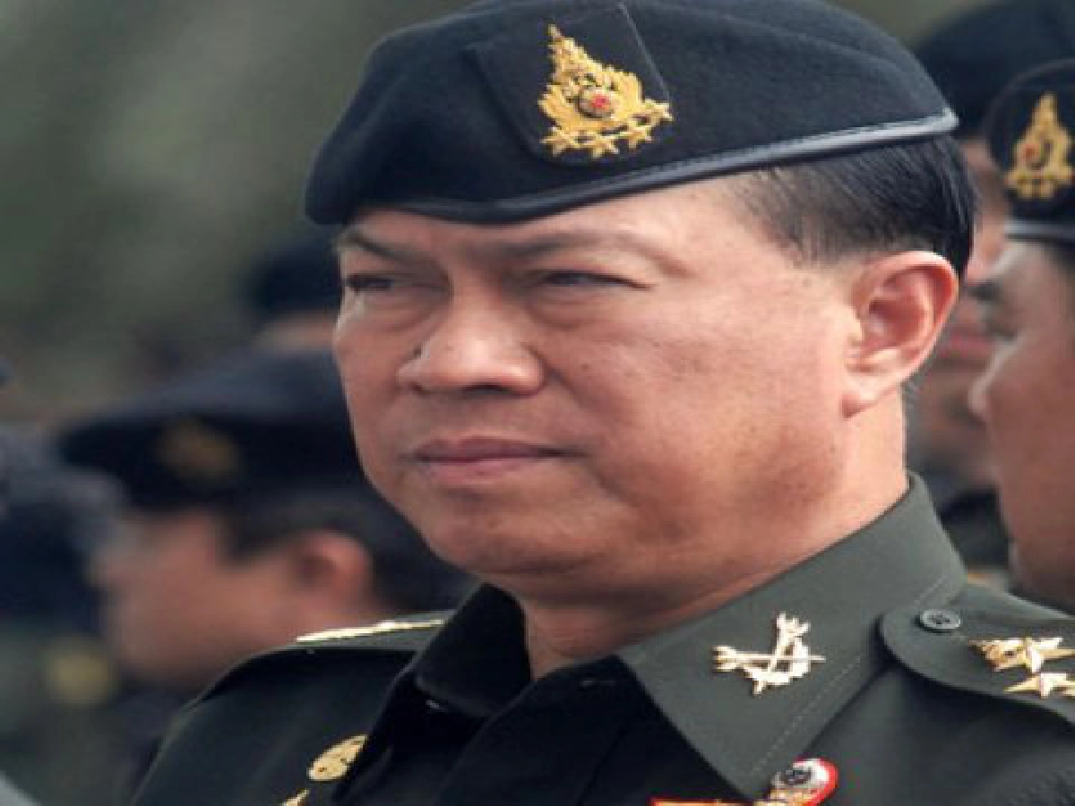 "กฐินหลวง"ให้แยกราชประสงค์ "กฐินหลวง"ให้แยกราชประสงค์