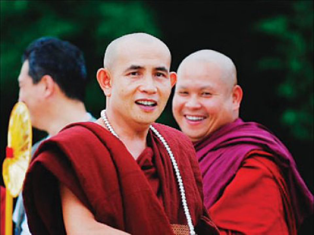 ครูบาอุกแก๊ส
จาก...เชียงใหม่ถึงกรุงเทพฯ "เกลื่อน!"
ครูบาอุกแก๊ส
จาก...เชียงใหม่ถึงกรุงเทพฯ "เกลื่อน!"