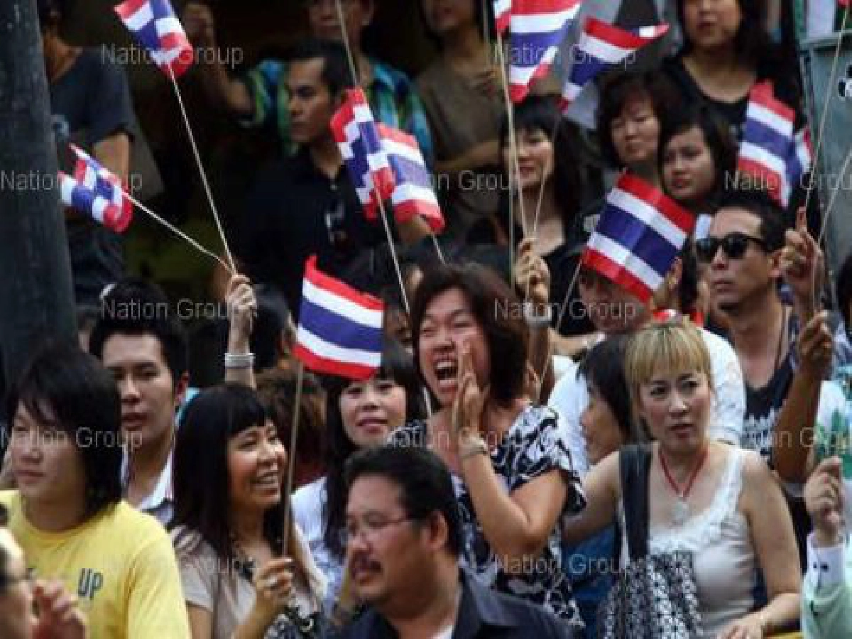 แดงปัดข้อเสนอสภาที่ปรึกษาฯยันยุบสภาเท่านั้น