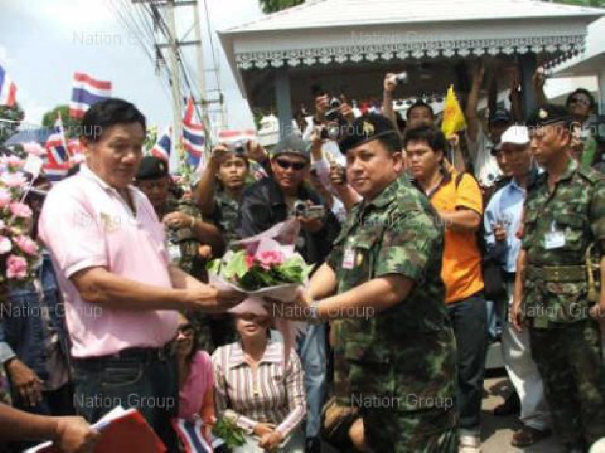หลากสีพิจิตรร่วมต้านแดงแดงสุราษฎร์ถอดใจ หลากสีพิจิตรร่วมต้านแดงแดงสุราษฎร์ถอดใจ