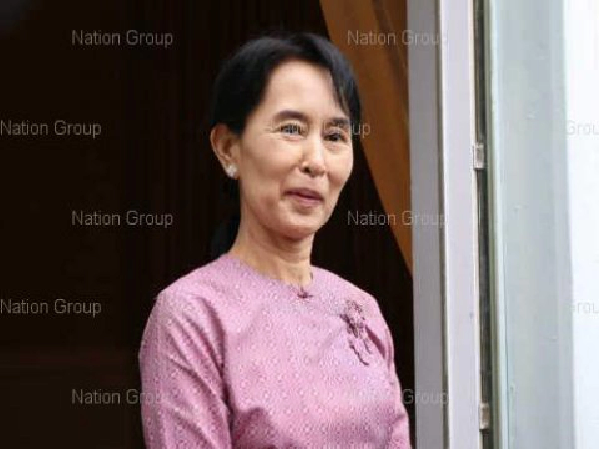 ซูจีชี้รธน.ทหารทำรัฐไร้เสถียรภาพอียูขอส่งคนไปคุยรัฐบาลพม่าก่อนเลือกตั้ง ซูจีชี้รธน.ทหารทำรัฐไร้เสถียรภาพอียูขอส่งคนไปคุยรัฐบาลพม่าก่อนเลือกตั้ง