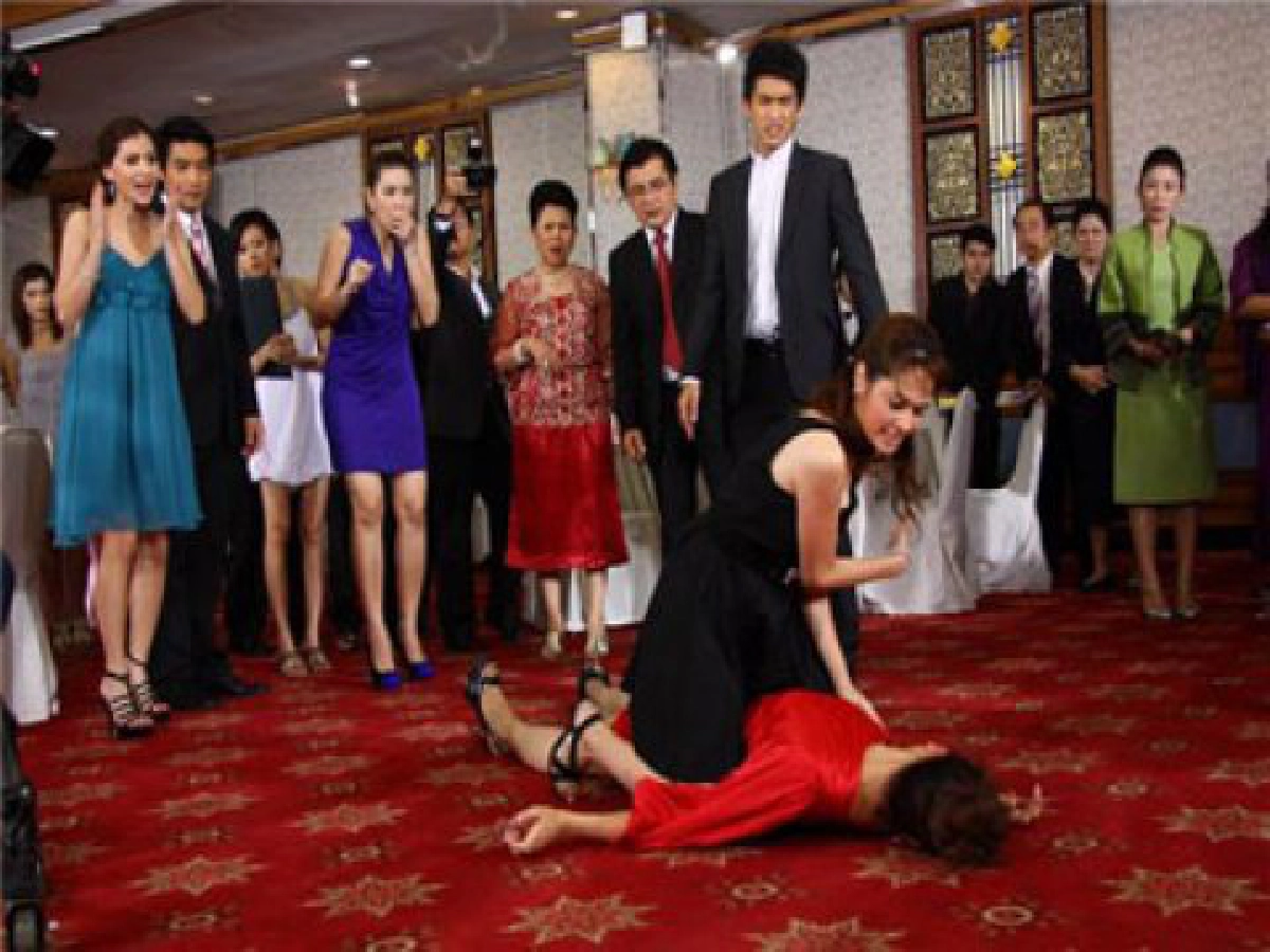 'ขวัญ' สุดทน ลุกสู้ตบคน
ใน 'หงส์ฟ้า'
