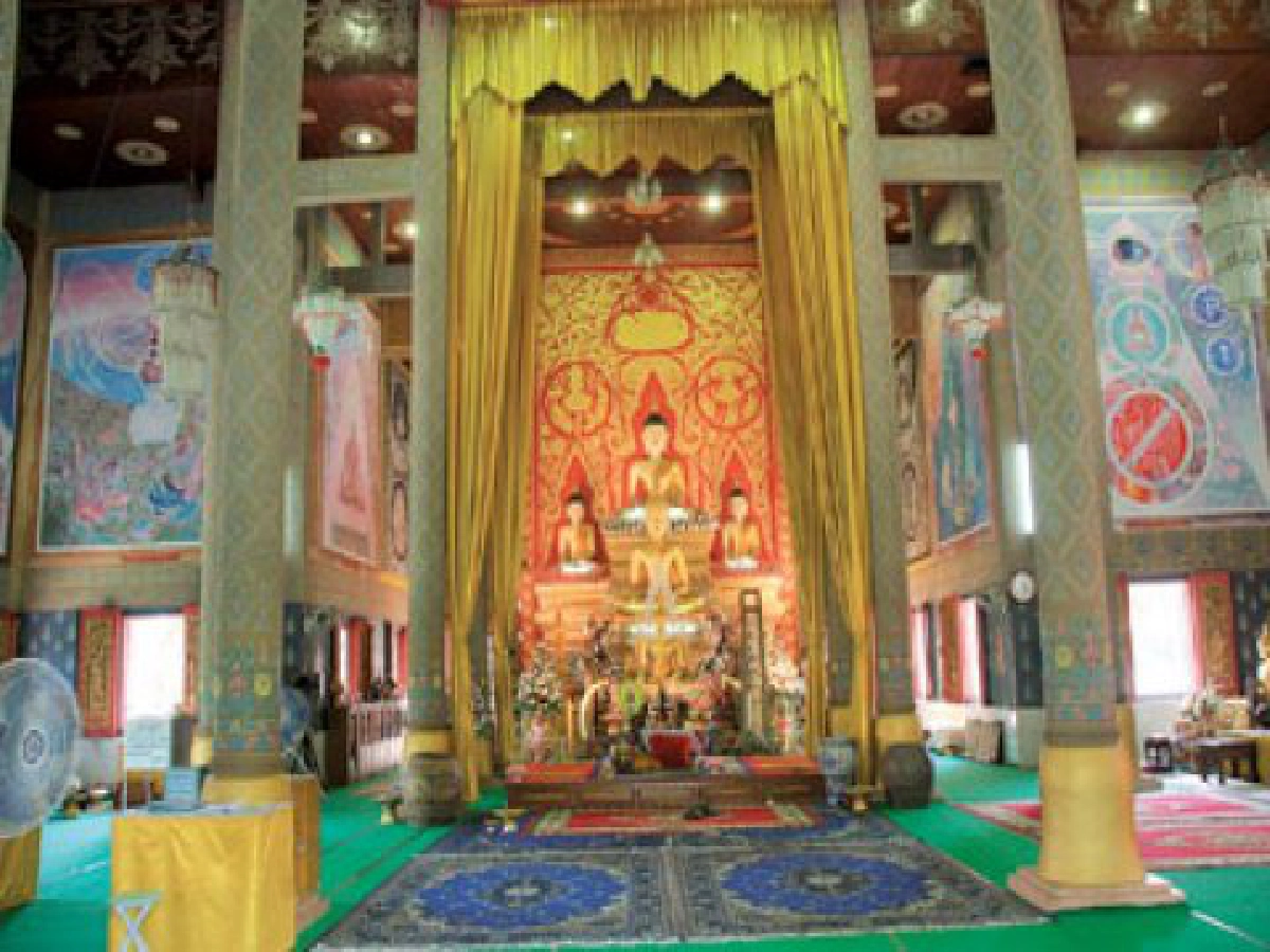 ปริศนาธรรมแนวโมเดิร์น
ผ่านภาพจิตรกรรมที่...วัดพระธาตุดอยสะเก็ด
ปริศนาธรรมแนวโมเดิร์น
ผ่านภาพจิตรกรรมที่...วัดพระธาตุดอยสะเก็ด