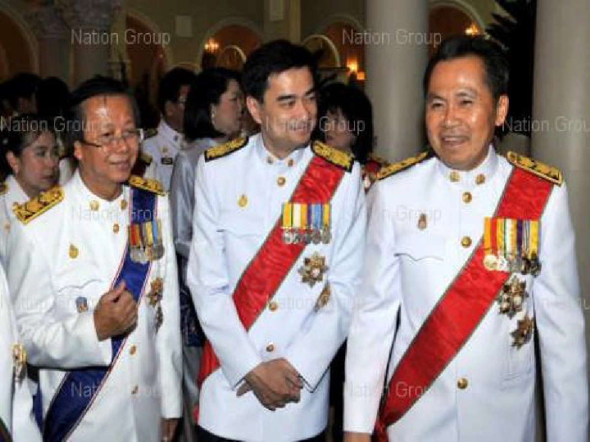 'ในหลวง'ทรงโบกพระหัตถ์ให้พสกนิกร 'ในหลวง'ทรงโบกพระหัตถ์ให้พสกนิกร