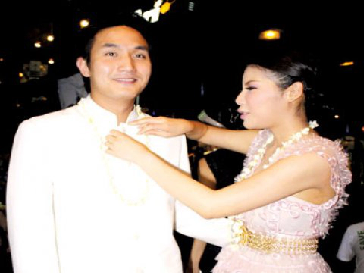ไหน "แดน" มาจัดหล่อกันหน่อย แต่ถ้ายังหล่อไม่พอ เดี๋ยว "แหวนแหวน" พาไปทัวร์ศัลยกรรมนะ อิอิ...