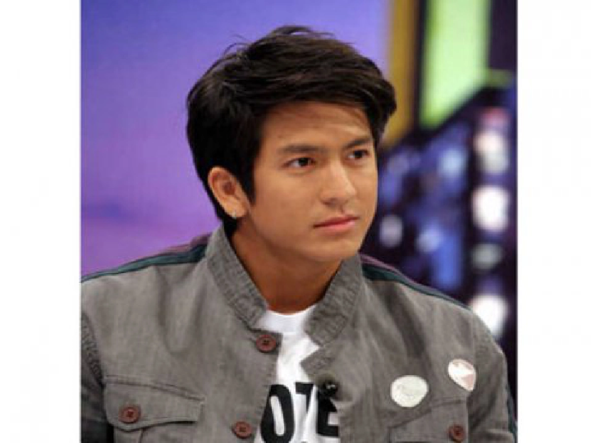 มองผ่านเลนส์คม - ติ๊ก เนวิเกเตอร์
มองผ่านเลนส์คม - ติ๊ก เนวิเกเตอร์