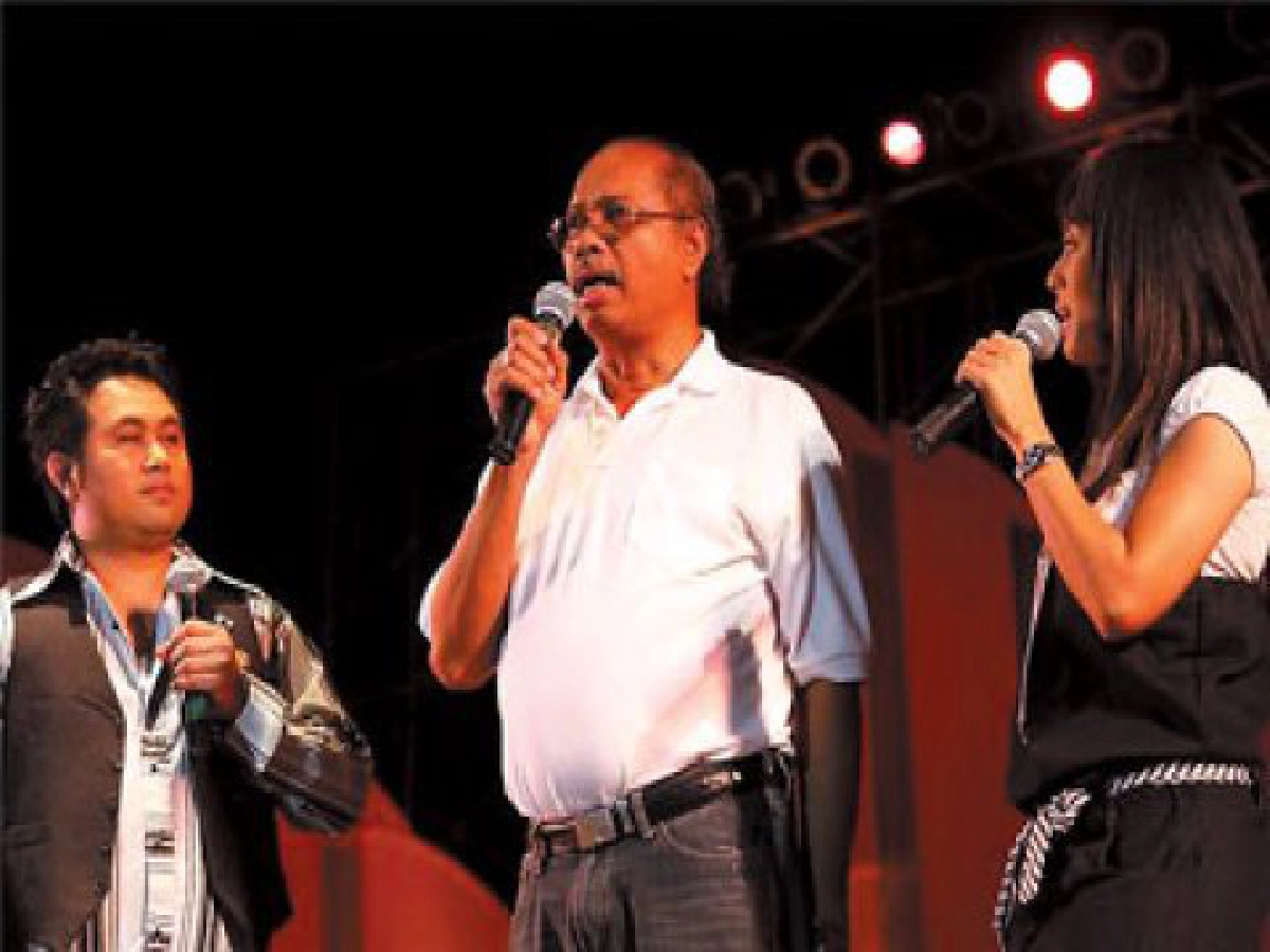 'เวทีประกวดลูกทุ่ง'ไม่คึกเหตุ'ขาดกองหนุน-แรงเชียร์' 'เวทีประกวดลูกทุ่ง'ไม่คึกเหตุ'ขาดกองหนุน-แรงเชียร์'