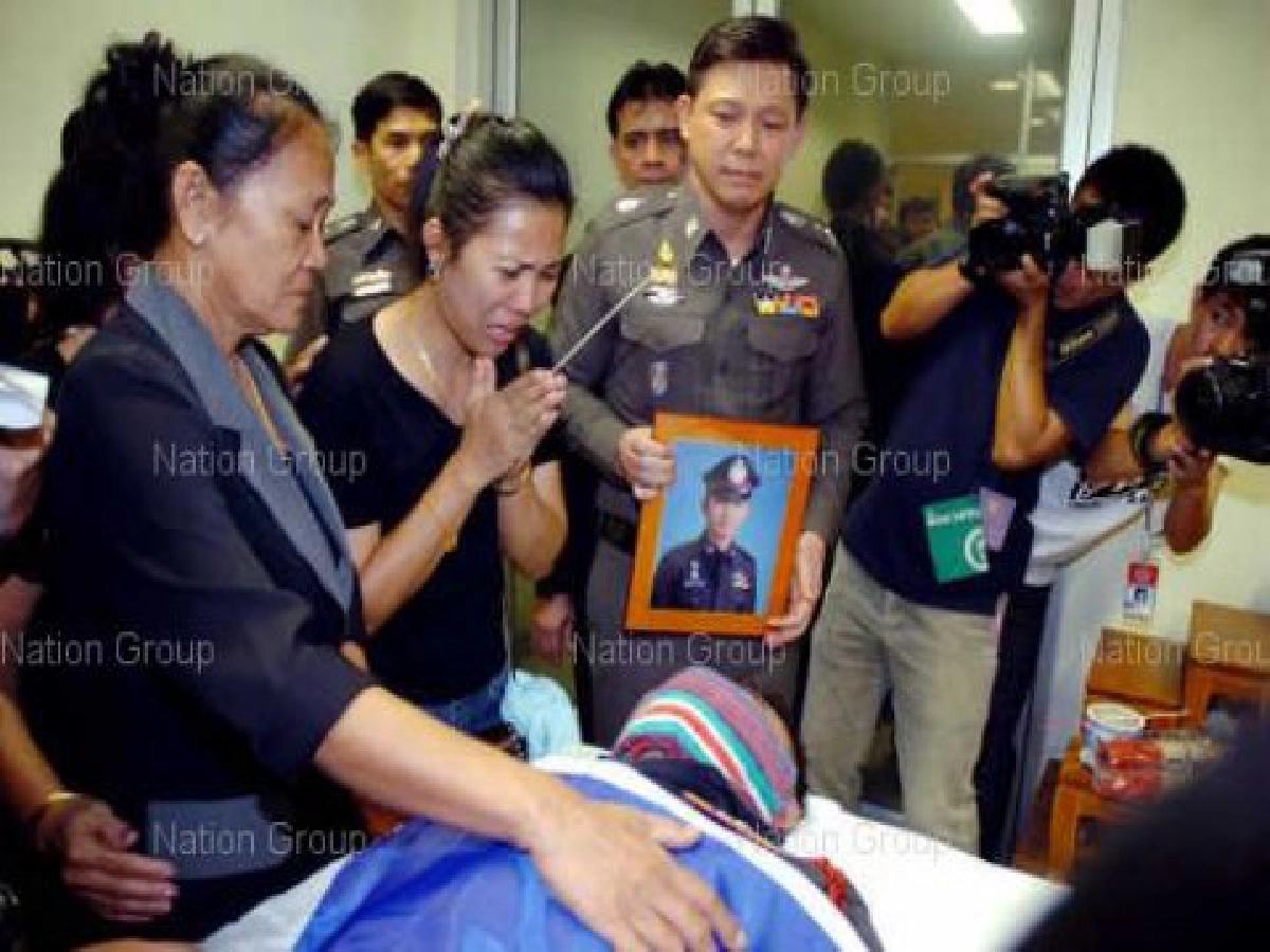  เมียเหยื่อบึ้มสวนลุม-ยิงศาลาแดงร่ำไห้รับศพสามี