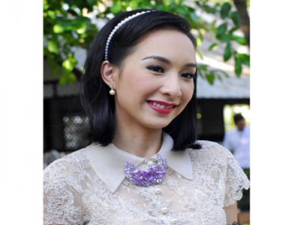 หน้าเหมือน "พี่อั้ม" พัชราภา อ๊ะเปล่าไม่รู้ รู้แต่หน้าผากเหมือนเปี๊ยบ อิอิ...
