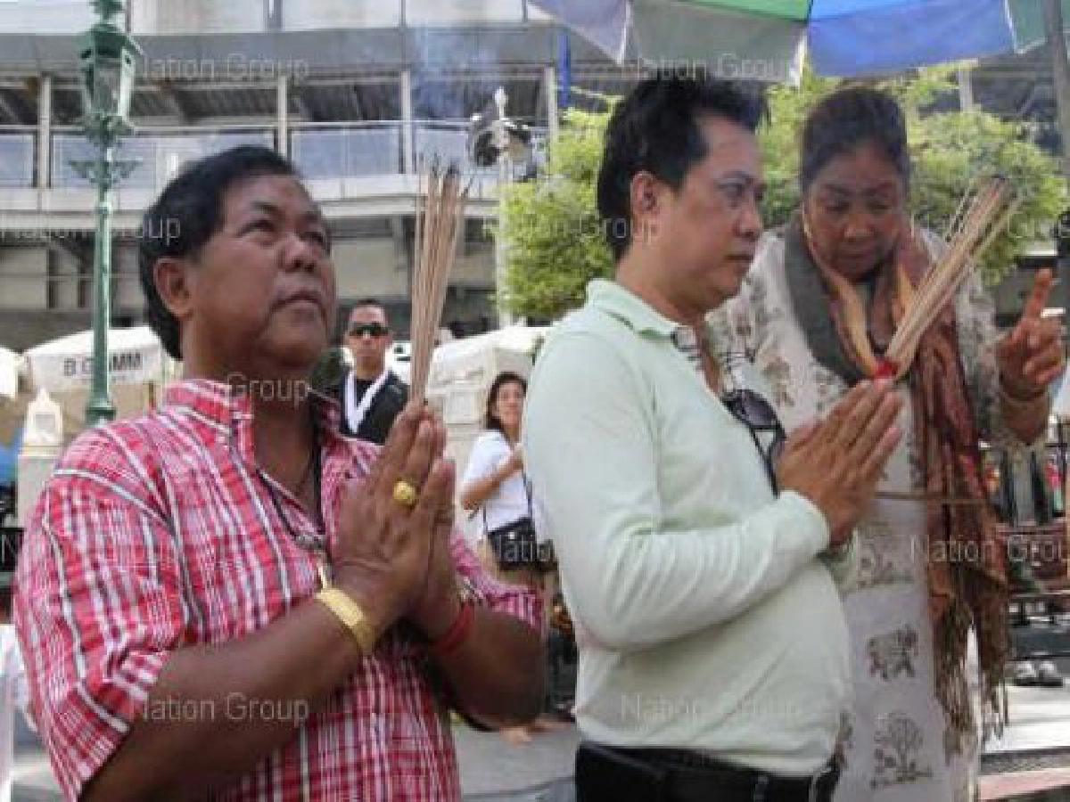 ยกคำร้องนปช.-ผวามอบตัวอดประกัน ยกคำร้องนปช.-ผวามอบตัวอดประกัน