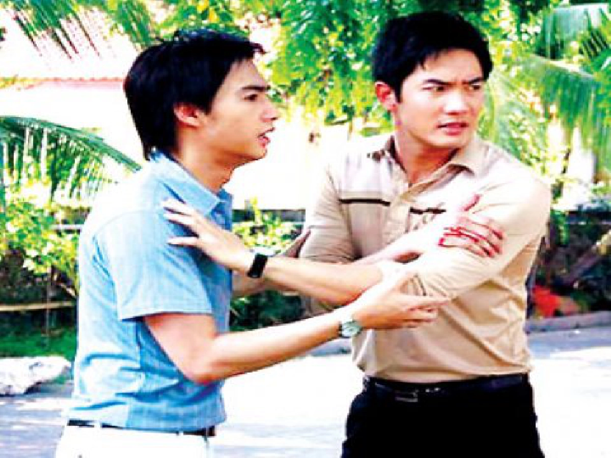 กบ คลั่งไล่ยิง วิน-อ้วน เลือดสาดต่อหน้า มิน กบ คลั่งไล่ยิง วิน-อ้วน เลือดสาดต่อหน้า มิน