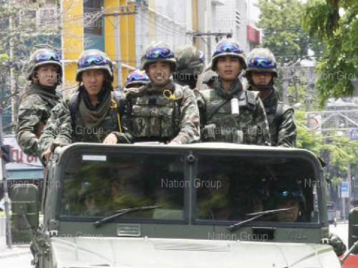 ทหารประกาศนปช.วางอาวุธหยุดยิงทันที ทหารประกาศนปช.วางอาวุธหยุดยิงทันที