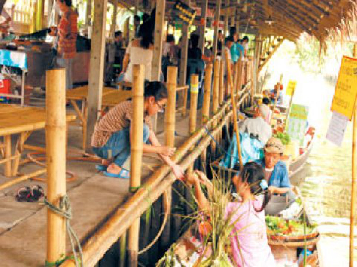 มุมมองใหม่-ตลาดน้ำคลองลัดมะยมสอนคุณธรรม-ประชาธิปไตย 