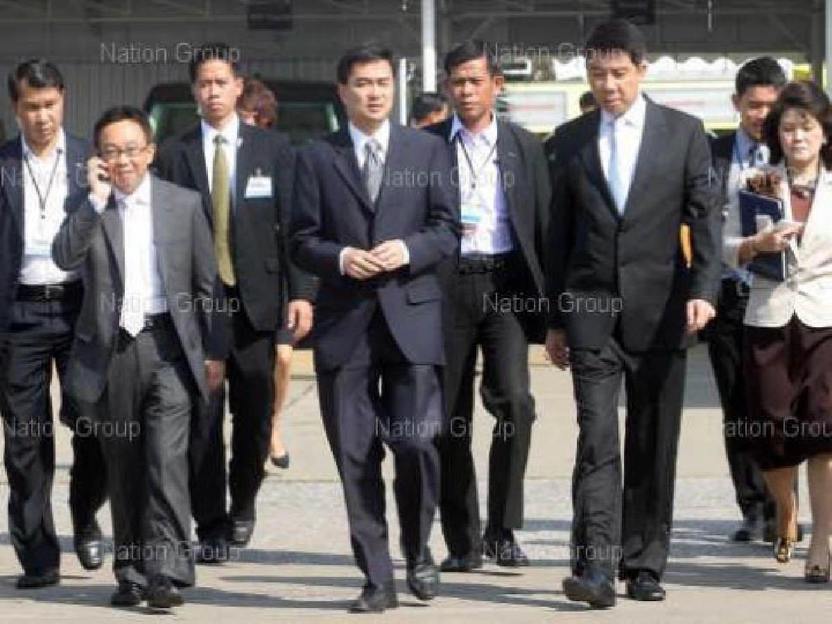 อภิสิทธิ์ยันแดงยุติชุมนุมมาคุยภายหลังได้ อภิสิทธิ์ยันแดงยุติชุมนุมมาคุยภายหลังได้